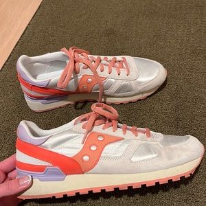 Saucony sneakers *NEW